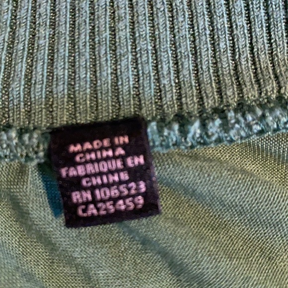 Ted Baker moss color scoop neck beaded top. See pics for condition - Picture 6 of 11